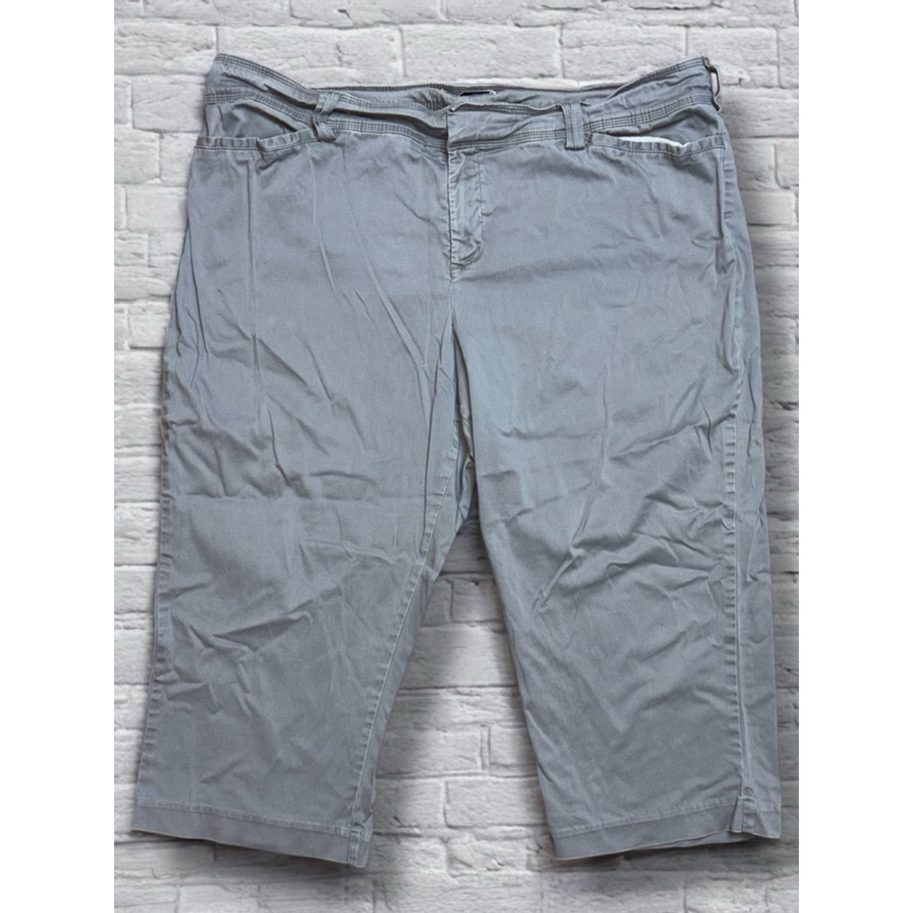 Lee Women’s 22W Medium Natural Fit Just Below The Waist Capri Pants Cruisewear